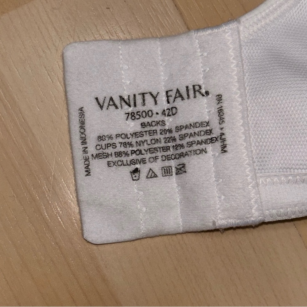 Vanity Fair Underwire Bra 42D Medium Impact Convertible Moisture Wicking NWT - Picture 4 of 6